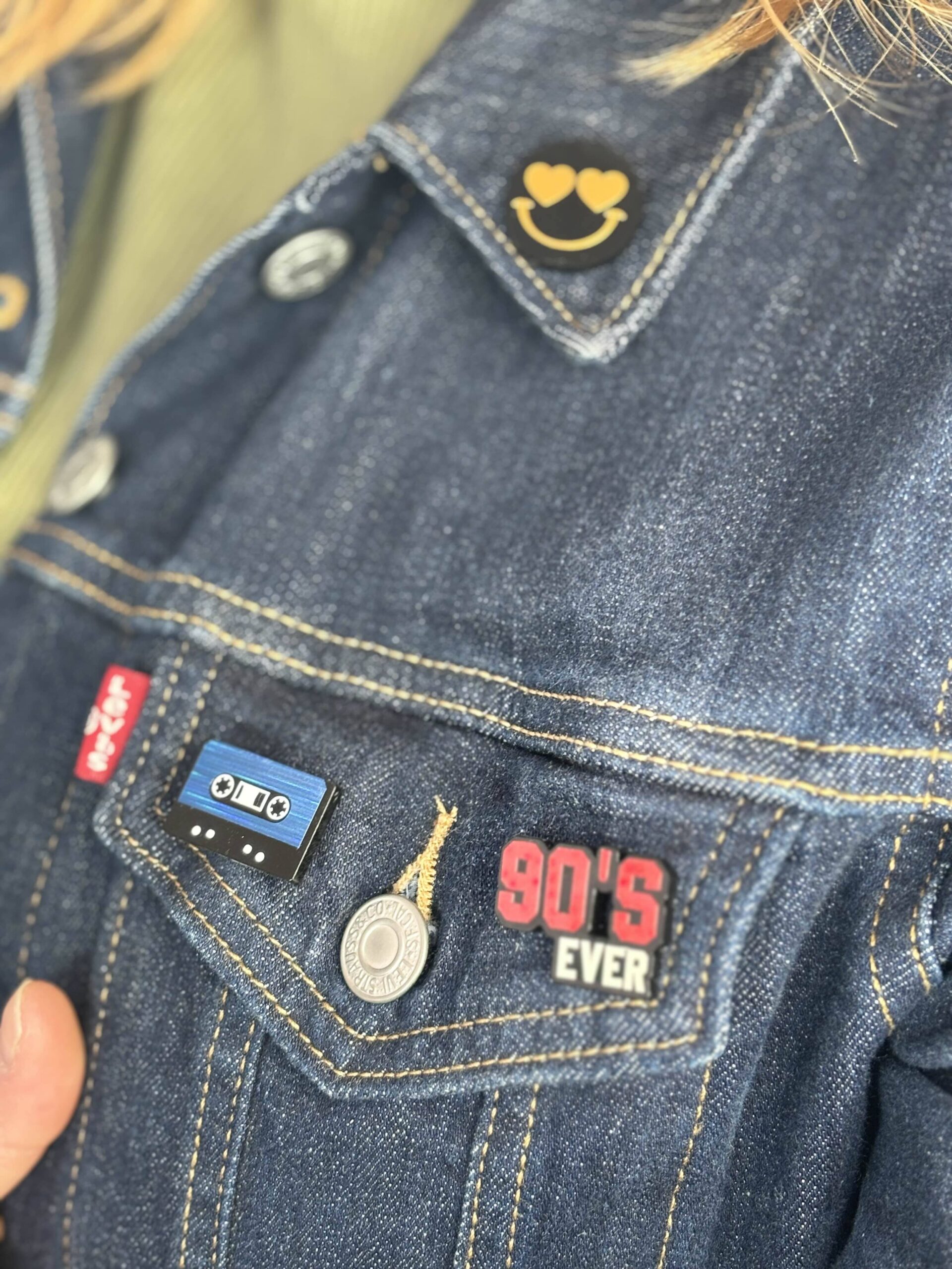 Pin’s 90’s ever en acrylique