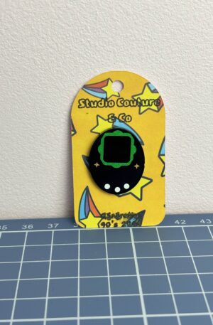 Pin’s Rétro Années 2000 – Tamagotchi vert