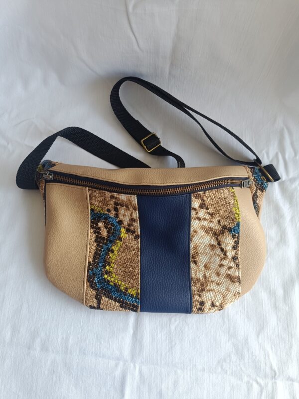 Sac banane en similicuir style années 90, fabrication artisanale dans le Nord de la France