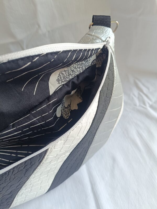 Sac banane en similicuir style années 90, fabrication artisanale dans le Nord de la France